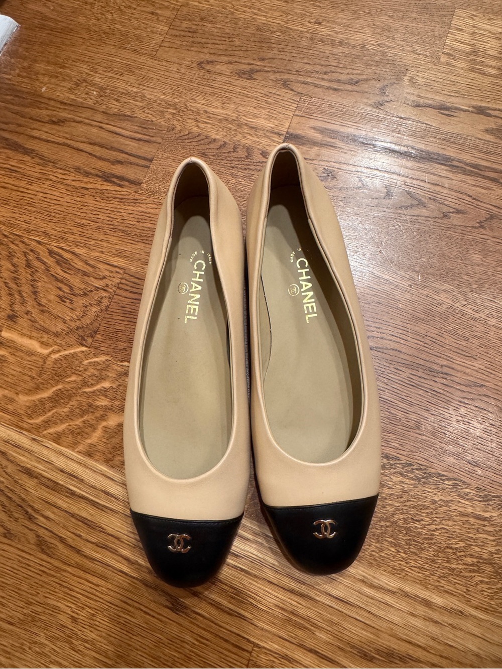 Chanel Cap-Toe Ballet Flats Beige & Black EU 40C